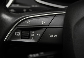Подержанный автомобиль Audi Q5 2021 года (12 фото)