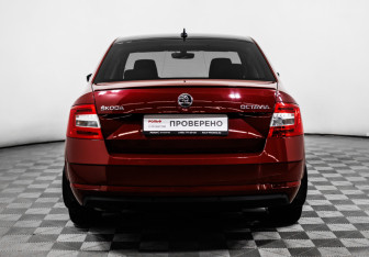 Подержанный автомобиль Skoda Octavia Liftback 2017 года (6 фото)