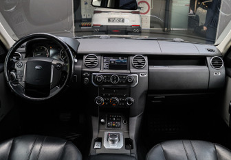 Подержанный автомобиль Land Rover Discovery 2013 года (9 фото)
