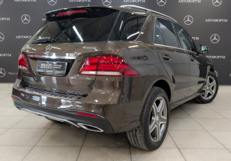 Подержанный автомобиль Mercedes-Benz GLE 2016 года (5 фото)