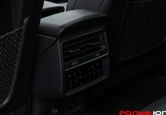 Подержанный автомобиль Audi Q7 2019 года (13 фото)