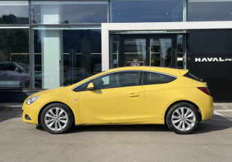 Подержанный автомобиль Opel Astra Hatchback 2014 года (8 фото)