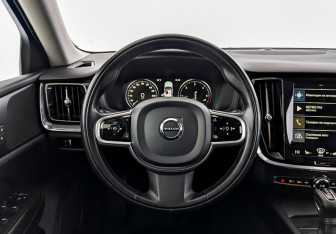 Подержанный автомобиль Volvo V60 2020 года (22 фото)