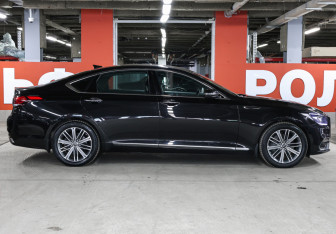 Подержанный автомобиль Genesis G80 2019 года (4 фото)