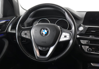 Подержанный автомобиль BMW X3 2021 года (15 фото)