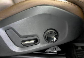 Подержанный автомобиль Volvo XC90 2021 года (30 фото)
