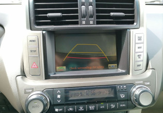 Подержанный автомобиль Toyota Land Cruiser Prado 2010 года (16 фото)