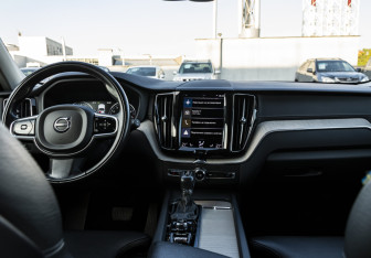 Подержанный автомобиль Volvo XC60 2021 года (11 фото)
