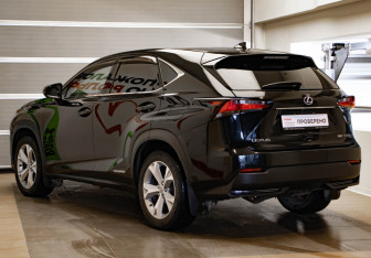 Подержанный автомобиль Lexus NX 2014 года (6 фото)