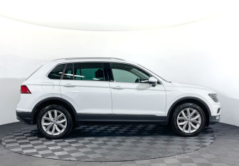 Подержанный автомобиль Volkswagen Tiguan 2017 года (4 фото)