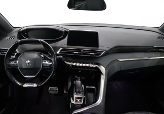 Подержанный автомобиль Peugeot 5008 Suv 2019 года (12 фото)