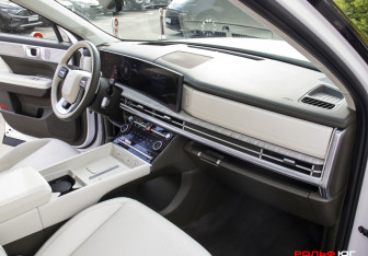 Подержанный автомобиль Hyundai Santa Fe 2024 года (8 фото)