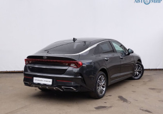 Подержанный автомобиль Kia K5 2021 года (5 фото)