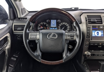 Подержанный автомобиль Lexus GX 2014 года (22 фото)