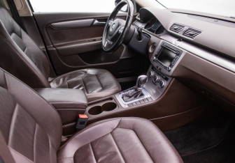 Подержанный автомобиль Volkswagen Passat Sedan 2014 года (9 фото)