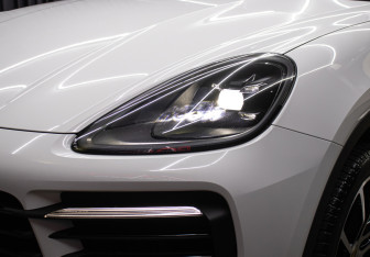 Подержанный автомобиль Porsche Cayenne 2019 года (23 фото)