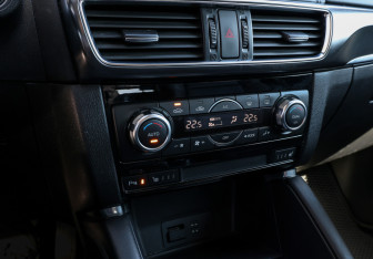 Подержанный автомобиль Mazda CX-5 2015 года (19 фото)