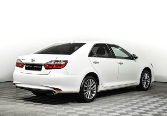 Подержанный автомобиль Toyota Camry Sedan 2017 года (5 фото)