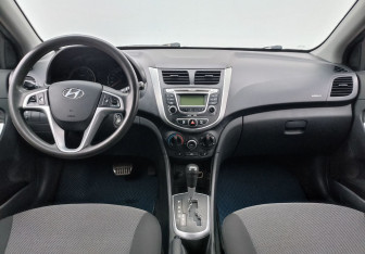 Подержанный автомобиль Hyundai Solaris Hatchback 2013 года (12 фото)