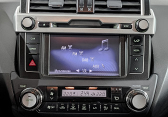 Подержанный автомобиль Toyota Land Cruiser Prado 2014 года (17 фото)