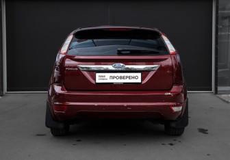 Подержанный автомобиль Ford Focus Hatchback 2008 года (6 фото)