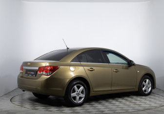 Подержанный автомобиль Chevrolet Cruze Sedan 2013 года (5 фото)