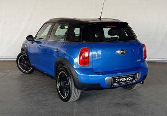 Подержанный автомобиль MINI Countryman 2010 года (6 фото)