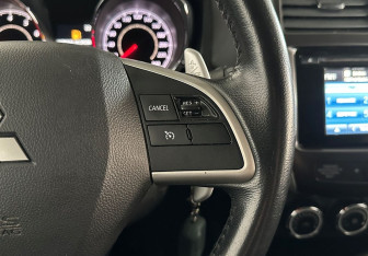 Подержанный автомобиль Mitsubishi ASX 2013 года (18 фото)