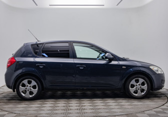 Подержанный автомобиль Kia Ceed Hatchback 2009 года (6 фото)