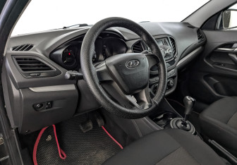 Подержанный автомобиль LADA (ВАЗ) Vesta Sedan 2016 года (15 фото)