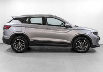 Подержанный автомобиль Geely Coolray 2022 года (4 фото)