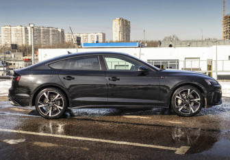 Подержанный автомобиль Audi A5 Liftback 2020 года (3 фото)