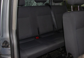 Подержанный автомобиль Volkswagen Caravelle 2010 года (12 фото)