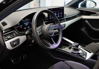 Подержанный автомобиль Audi A4 Sedan 2020 года (7 фото)