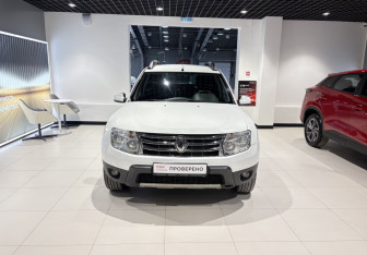 Подержанный автомобиль Renault Duster 2013 года (4 фото)