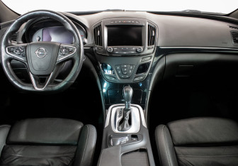 Подержанный автомобиль Opel Insignia Liftback 2014 года (12 фото)