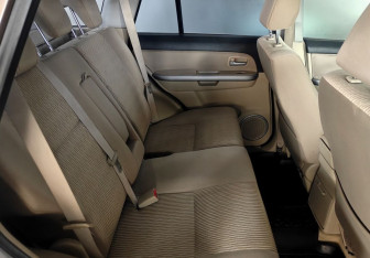 Подержанный автомобиль Suzuki Grand Vitara 2013 года (10 фото)