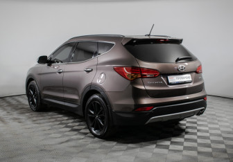 Подержанный автомобиль Hyundai Santa Fe 2015 года (7 фото)