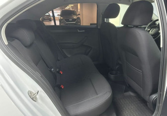 Подержанный автомобиль Skoda Rapid Liftback 2021 года (11 фото)