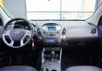 Подержанный автомобиль Hyundai ix35 2015 года (12 фото)