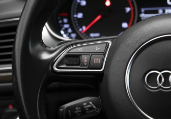 Подержанный автомобиль Audi A6 Sedan 2016 года (11 фото)