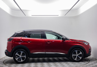 Подержанный автомобиль Peugeot 3008 2017 года (4 фото)