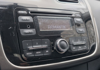 Подержанный автомобиль Renault Logan Sedan 2016 года (13 фото)