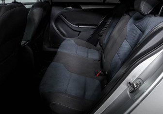 Подержанный автомобиль Volkswagen Jetta Sedan 2013 года (10 фото)