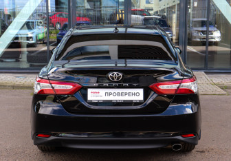 Подержанный автомобиль Toyota Camry Sedan 2021 года (5 фото)
