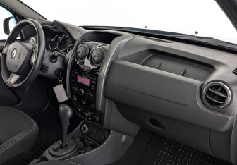 Подержанный автомобиль Renault Duster 2015 года (13 фото)