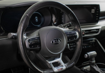 Подержанный автомобиль Kia K5 2020 года (14 фото)