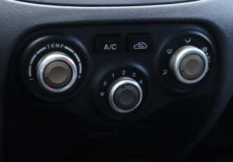Подержанный автомобиль Kia Rio Sedan 2011 года (14 фото)