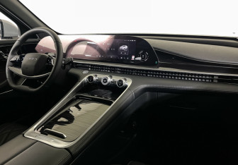 Подержанный автомобиль Exeed RX 2025 года (9 фото)