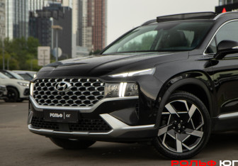 Подержанный автомобиль Hyundai Santa Fe 2021 года (18 фото)